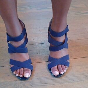 Ann Marino Navy Elastic Strappy Sandals Criss Cross Comfort Low Heel Size 8